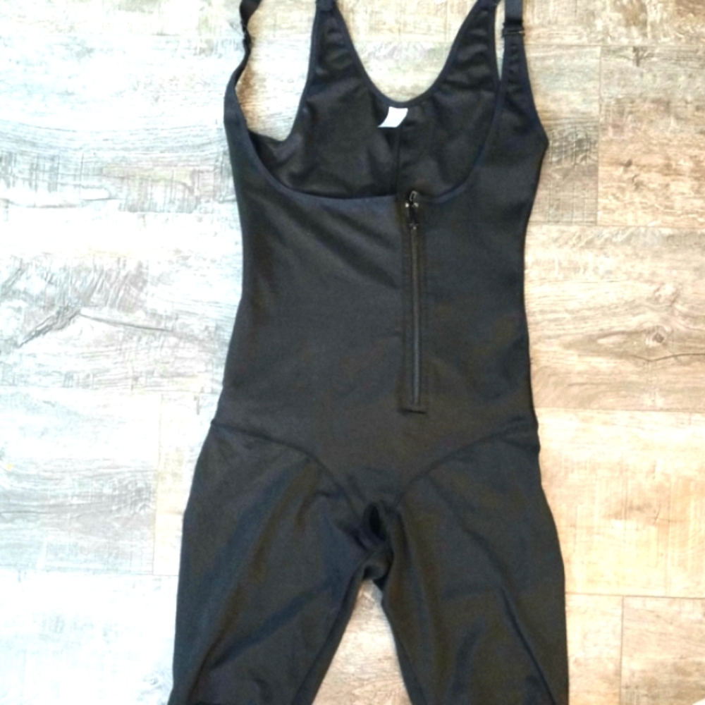 Bold curves full body bodysuit S NWT